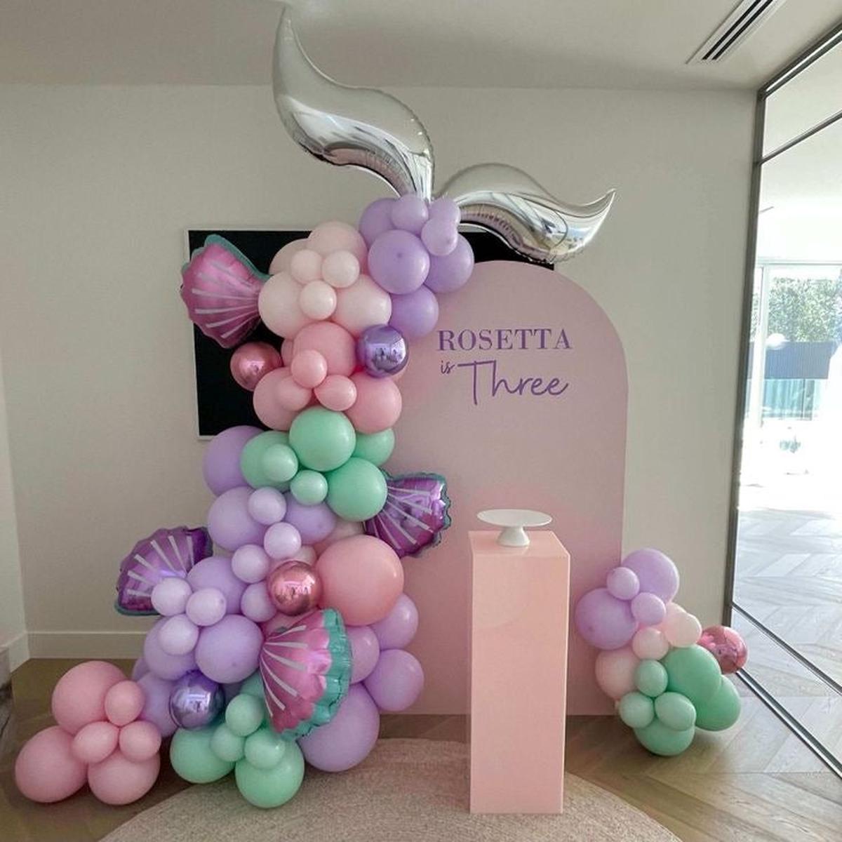 Balloon Purple, Green, Pink and Sand White with Shells and Silver Mermaid Tail Decor Setup – Mermai