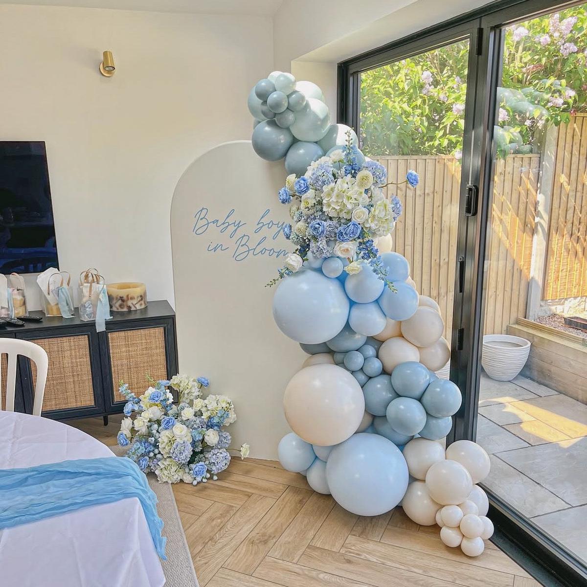 Customize Backdrop with Organic Balloon Garland Arrangement Blue and White with Fresh Roses Flowers